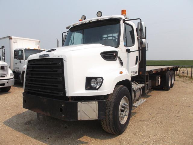 Image #0 (2016 FREIGHTLINER 114SD T/A DECK TRUCK)